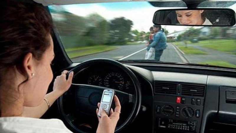 2023 Yılında Araçta Telefon İle Konuşan Tam Tamına 951 TL Ceza Ödeyecek! Trafikte Cep Telefonu Kullanmanın Cezası Ne Kadar Oldu? 2