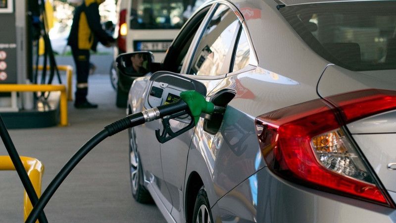 Benzin, LPG ve Motorin Fiyatlarında Büyük Değişim! Aracını Alan Benzin İstasyonuna Gidiyor; Büyük Düşüş…. 3