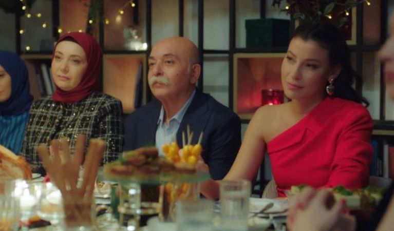 Kızılcık Şerbeti dizisinde Abdullah'tan Alev'e Aşk itirafı! Yanıp, Kül Olacak! Tüm Aile Birbirine Aşık Olmaya Başladı… 1