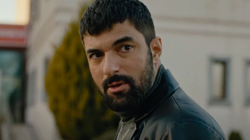 Adım Farah dizisi uyarlama mı, Hangi kitap? Adım Farah dizisinde Engin Akyürek ve Demet Özdemir Sevgili Olacak mı? Neler Oluyor, Nasıl Sonla Bitiyor? 2