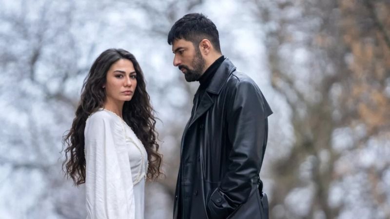 Demet Özdemir ve Engin Akyürek, “Adım Farah” Dizisinde Para Basıyorlar! Bölüm Başına Aldıkları Ücret… 1