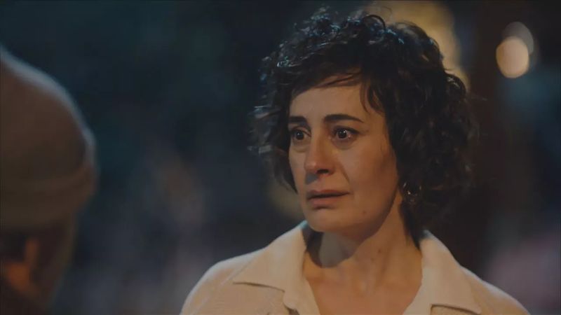 Adım Farah Dizisinin Vera'sı Senan Kara Bakın Kaç Yaşındaymış? Duyan Şaştı Kaldı! Senan Kara Kimdir, Aslen Nerelidir? İşte Rol Aldığı Film ve Diziler 2