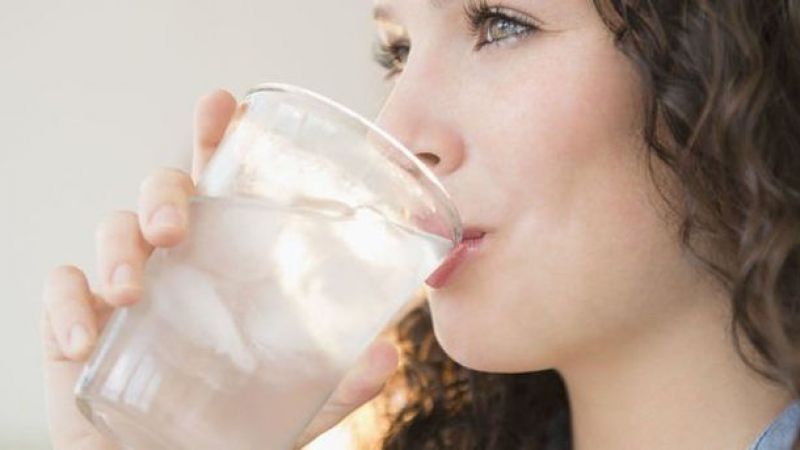 Yaz Geliyor Dikkat! Soğuk Su İçmek Vücuda Zararlı Mı? Soğuk Su İçmek İnsanı Ferahlatır mı? Soğuk Suyun Faydası Var Mı? 2