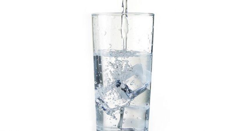 Yaz Geliyor Dikkat! Soğuk Su İçmek Vücuda Zararlı Mı? Soğuk Su İçmek İnsanı Ferahlatır mı? Soğuk Suyun Faydası Var Mı? 3