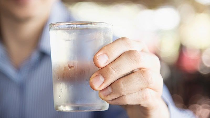 Yaz Geliyor Dikkat! Soğuk Su İçmek Vücuda Zararlı Mı? Soğuk Su İçmek İnsanı Ferahlatır mı? Soğuk Suyun Faydası Var Mı? 1
