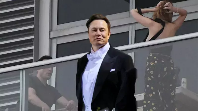 Elon Musk Çapkınlık Yaparken Görüntülendi! Üstünü Düzelten Kadın Dikkatlerden Kaçmadı! 1