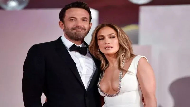 Jennifer Lopez ve Ben Affleck Kameralar Önünde Tartıştı! Boşanacaklar İddiası Sosyal Medyayı Karıştırdı! 2