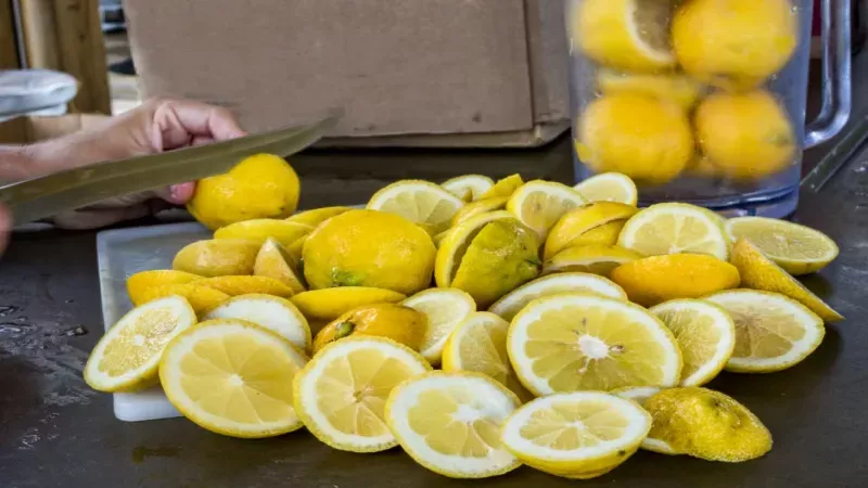 Günde 1 Limonla Tam 20 Kilo Verdi; Tarifini Hemen Paylaştı! İşte 20 Kilo Verdiren Limon Kürü Tarifi 2