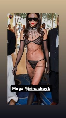 Ünlü Manken Galaya İç Çamaşırlarıyla Geldi! Rus Model Irina Shayk Hayranlarını Bile Şaşırttı! "Giyinmeyi Unutmuş" 6