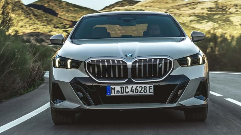 BMW Yeni 5 Serisi En Zarif Olacak! BMW’den Ezber Bozan Tasarım! Türkiye’ye Giriş Tarihi ve Fiyatı Belli Oldu... 1