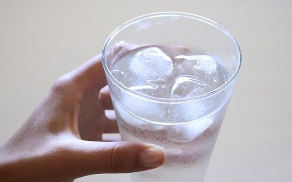 Soğuk Su İçmek Zararlı Mı? Bağışıklık ve Kalbe Ciddi Zarar Verebilir! İşte Soğuk-Buzlu Suyun Zararları! 2