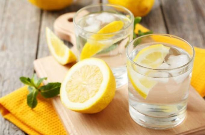 Limon Suyunun Faydalarını Duyanlar Şok Oldu! Sabahları Aç Karnına Limonlu Su İçmek Ne İşe Yarar? Çabuk Limonları Doğrayın; Hem Zayıflatıyor Hem de… 1