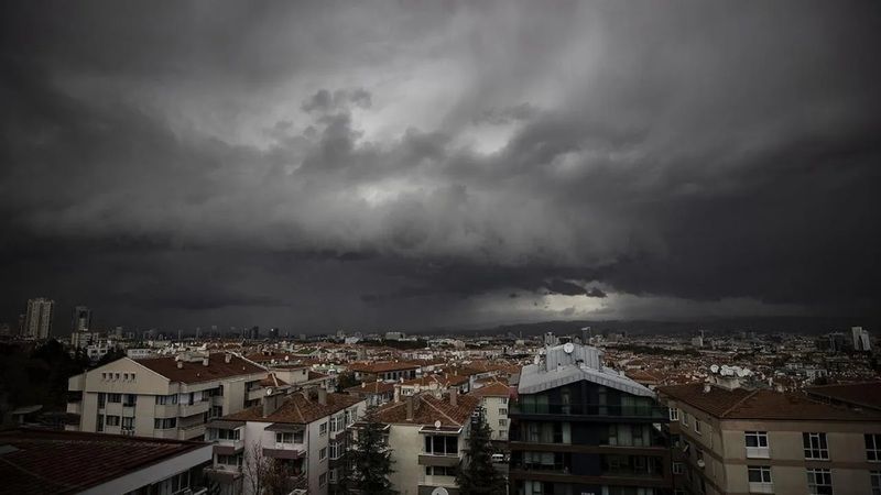 Ankaralılar dikkat: Cuma Günü (Bugün) Başkentte Sağanak Yağış Fırtına ve Hortum Var! Ankara Valiliği uyardı! Önleminizi alın! 2