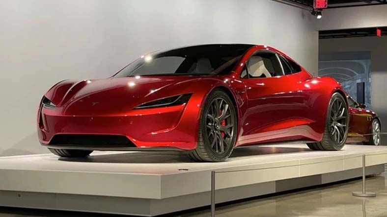 Tesla’nın Süper Otomobili Roadster Ön Siparişe Açıldı! Seneye Üretilecek Tesla Roadster Özellikleri Belli Oldu 1
