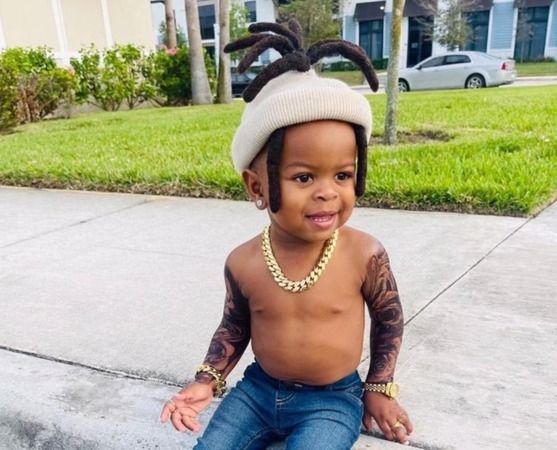 1 Yaşındaki Bebeğe Dövme Yaptırdılar! Sosyal Medyada Görenler Çileden Çıktı! Ebeveynlik Tartışması Başladı! Meğer… 2