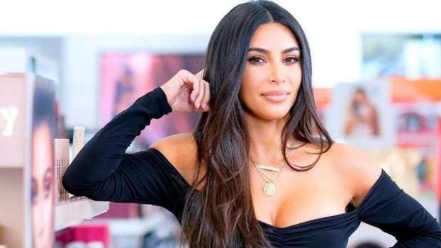 Kim Kardashian’ın Sütyensiz Pozu Şok Etti! Bu Cesur Paylaşım Çok Konuşulur! Eriyip Bitirdi, Görenler Gözlerine İnanamadı! “Yeni aşklara hazırım” 1