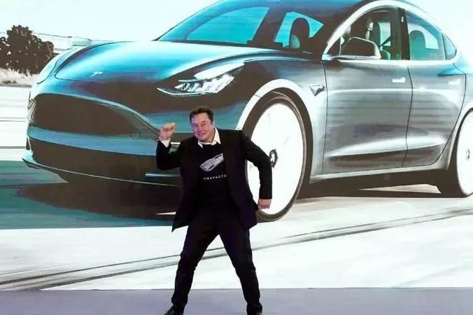 Tesla Otomobillerde Gizli Özellik İfşa Oldu! Anonim Hacker, Elon Mode Adındaki Otonom Sürüş Pilotunu Test Etti 2
