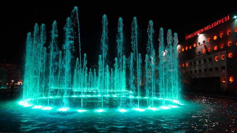 Keçiören'de Renkli Görsel Şov! Su ve Gül Meydanı...  Suyun ve Işığın Eşsiz Güzellikteki Dansı Büyüledi! 1