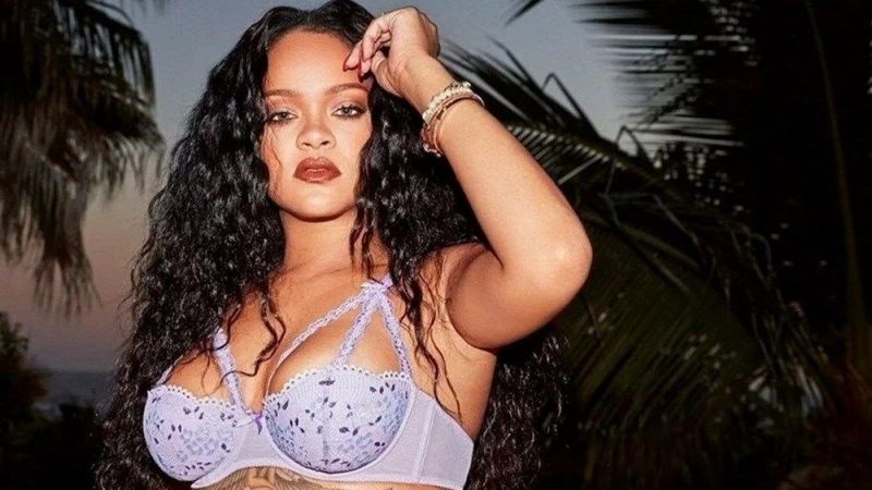Rihanna’nın yeni albümü, rekorları altüst etti: Yedi yıllık aradan sonra Rihanna’nın dönüşü muhteşem oldu! Milyarlarca kez dinlendi! 3
