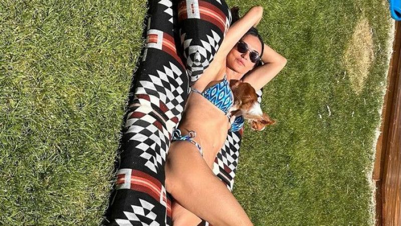 60’lık Demi Moore, bikinili pozlarıyla olay yarattı: Genç kızları kıskandıran güzelliğin sırrı ne? Demi Moore, sırrını açıkladı… 3
