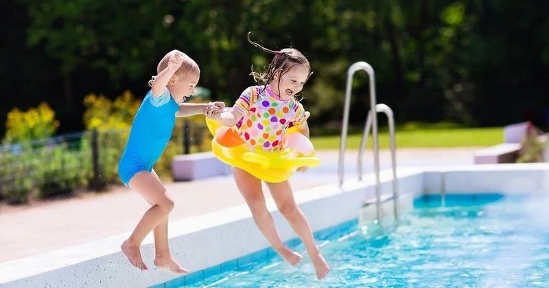 Havuza girmek, astım ataklarını tetikliyor! Havuza girmeden bir daha düşünün… Özellikle çocuklar, risk altında! 1