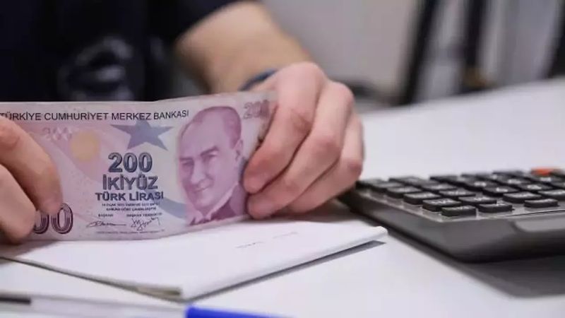 Merkez Bankası'nın raporu ortaya çıktı! Memuru, Asgari ücretli, Emekli... 2024 maaş artışlarına asgari ücret zammı etki edecek! 2
