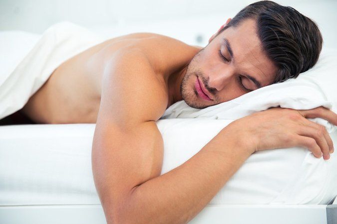 Çıplak uyumanın faydasını duyunca şaşıp kalacaksınız: Ünlü modeller resmen bu yöntemle bir deri bir kemik kaldı! Meğer… 3
