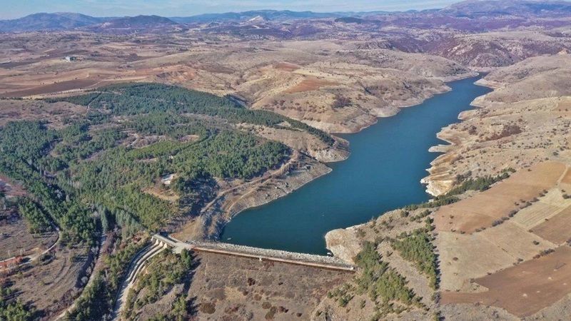 Ankara barajları kuruyup çöle dönüyor! Başkentin sadece 11 aylık suyu kaldı 1
