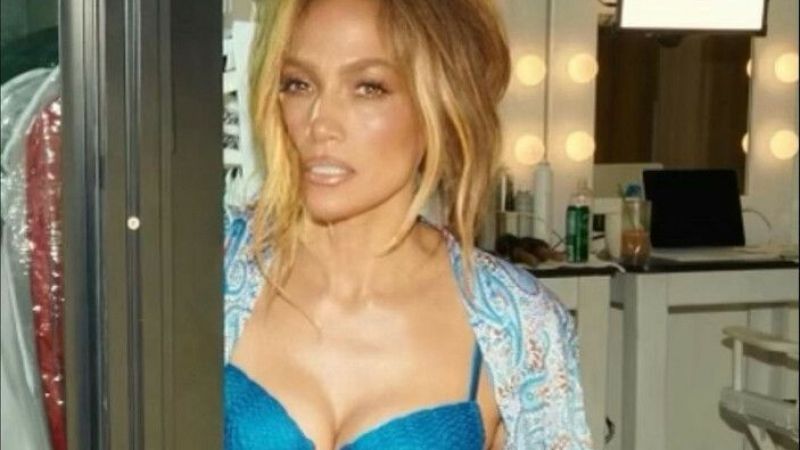 54'lük Jennifer Lopez’den İç Çamaşırlı Paylaşım! Görenler Mest Oldu, Hayran Kaldı! "Sen Bu Dünyaya Bir Fazlasın!" 3