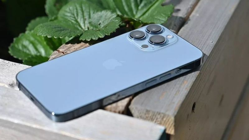 İPhone Markasından Vazgeçemeyenlere Kötü Haber! Almak İçin Ev Araba Satmanız Gerekiyor... iPhone 15’in Türkiye fiyatı Açıklandı! 3