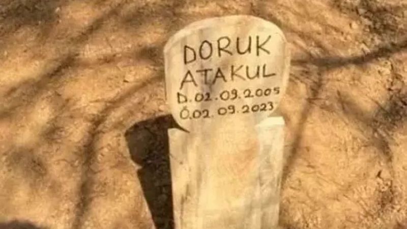 Kardeşlerim dizisinden seyircisine kötü sürpriz: Doruk’un ölümü kesinleşti, mezar taşı sosyal medyayı salladı! Ölüm tarihine dikkat! 3