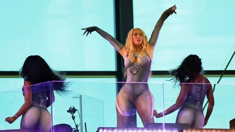 Rapçi Iggy Azalea’nın kalça dansı, Suudi Arabistan’ı ayağa kaldırdı: Polisler, hemen müdahale etti… Pantolonu yırtılmış! 2