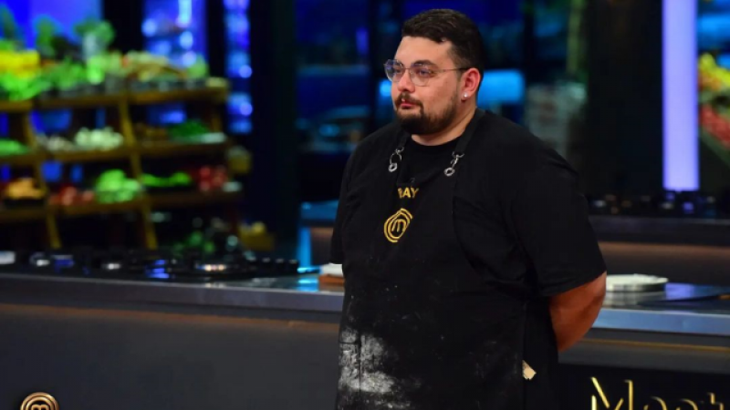 MasterChef’in Ünlü İsmine Darbe Üstüne Darbe! Mehmet Şef Bile Ağladı! Eray Gözyaşları ile Yarışmaya Veda Etti… 3