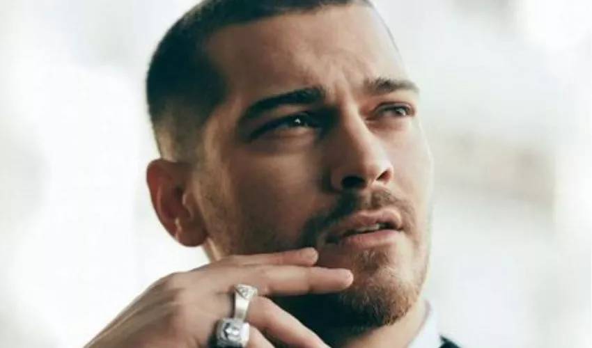 Çağatay Ulusoy’un merakla beklenen yeni filmi için erteleme kararı: Nedenini duyan şaştı kaldı! Meğer ertelenmesinin sebebi… 4