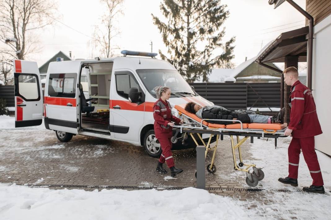 En az 23.930 lira maaşla iş imkanı! Ambulans şoförü olmak için hangi eğitimler alınır? Kimler ambulans şoförü olabilir? 1