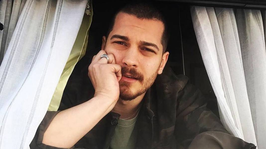 Çağatay Ulusoy’un merakla beklenen yeni filmi için erteleme kararı: Nedenini duyan şaştı kaldı! Meğer ertelenmesinin sebebi… 2