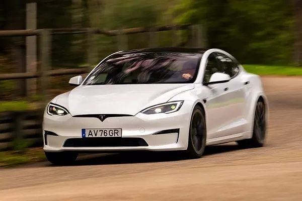 Tesla S Plaid 320 km hız yaptı! Herkes Şok Oldu! Yayınlanan video sosyal medyayı yıktı geçti 3