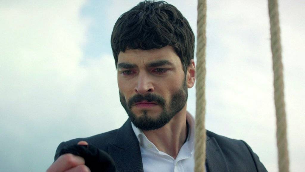 Hercai’nin Miran’ı Akın Akınözü setlere bomba gibi dönüyor! Öyle bir rolde oynayacak ki… 2