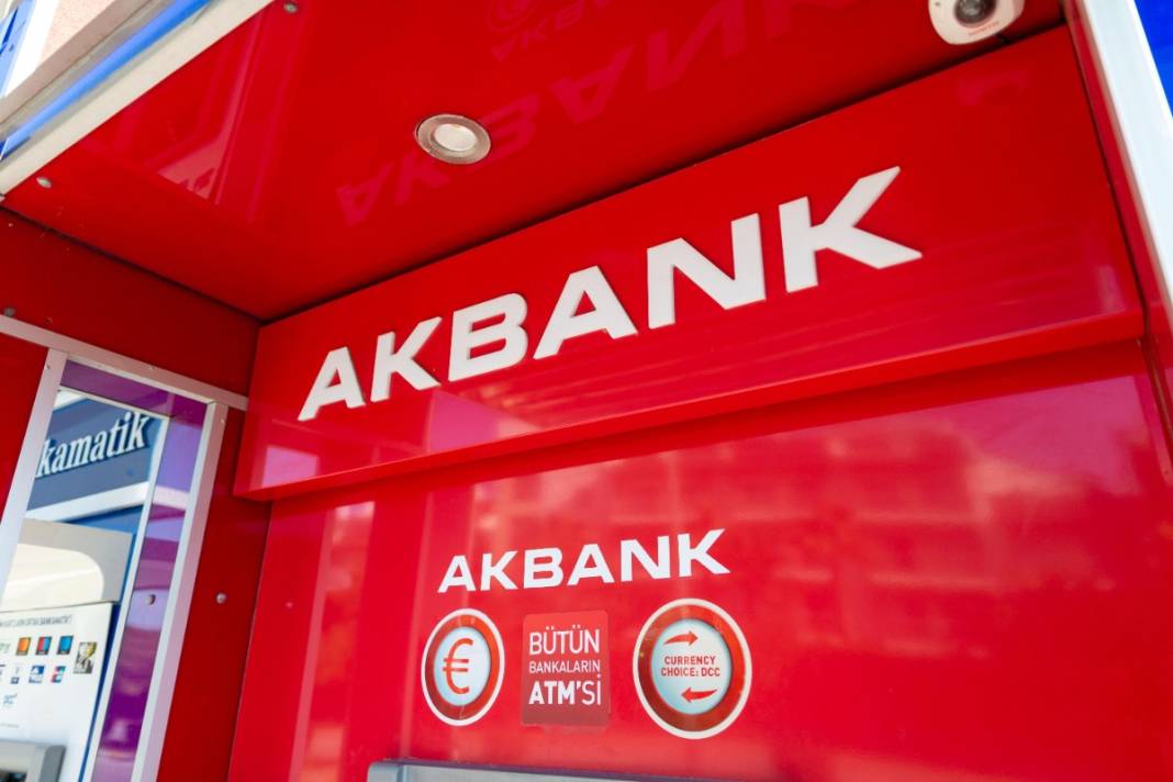 Günlük 95 TL'ye 50 bin TL'lik kredi desteği Akbank'tan! O numaraya mesaj göndermeniz yeterli... Şubeye gitmeye gerek yok 1