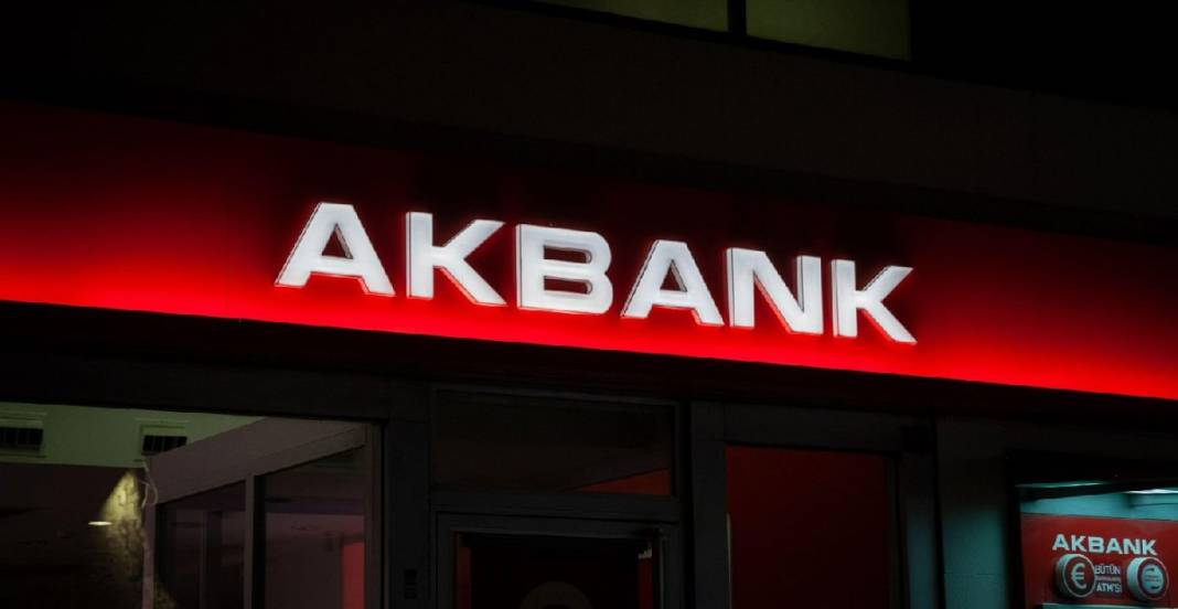 Akbank'tan bedava kredi: 6 ay vade ile 15 bin TL'lik destek verilecek! Tek yapmanız gereken mobil uygulamayı indirmek 1