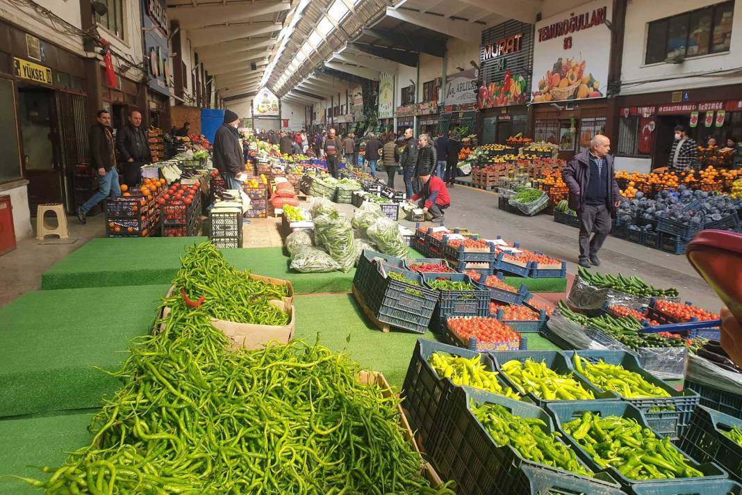 Ankaralı Sebze ve Meyvesini Oradan Alıyor! Köy Biberi, Köy Domatesi, Köy Salatalığı ve Barbunya! İşte Ankara Hal Fiyatları 1