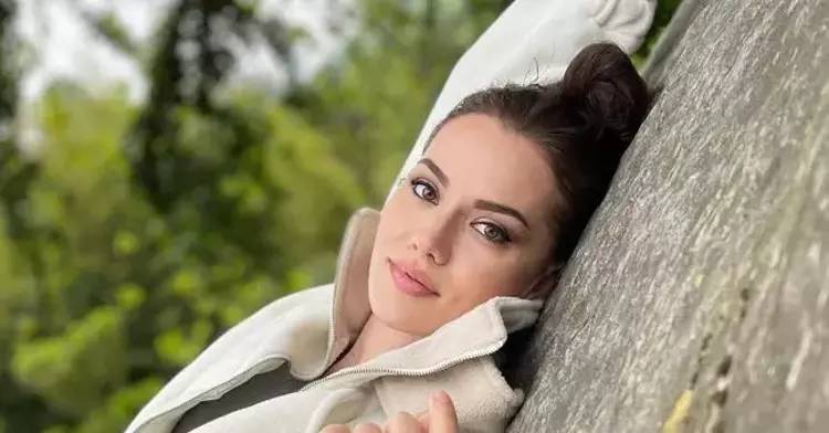 Fahriye Evcen’in sosyal medya kazancı dudak uçuklattı! Asgari ücretin 23 katı! Sadece 15 saniye için bu parayı alıyor! 2