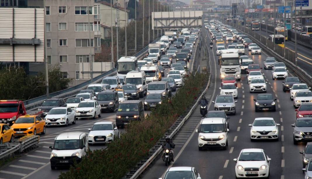 Araç sahipleri yandı: Sigorta ve kaskosunu yaptırmayan yeni zamma maruz kalabilir! Uzman isim tarih vererek duyurdu! 2