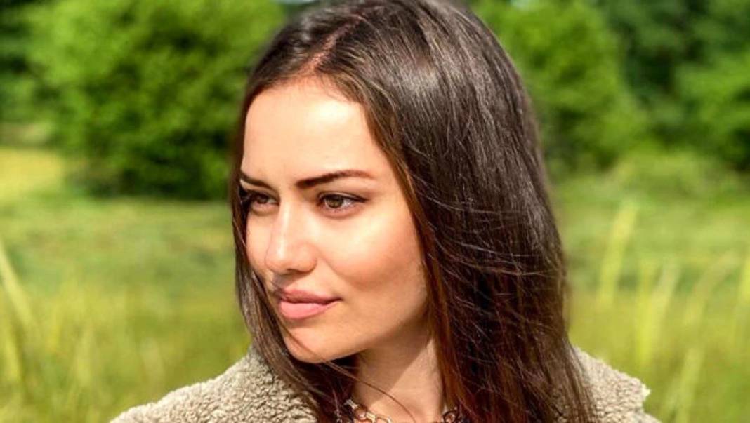 Fahriye Evcen’in sosyal medya kazancı dudak uçuklattı! Asgari ücretin 23 katı! Sadece 15 saniye için bu parayı alıyor! 1