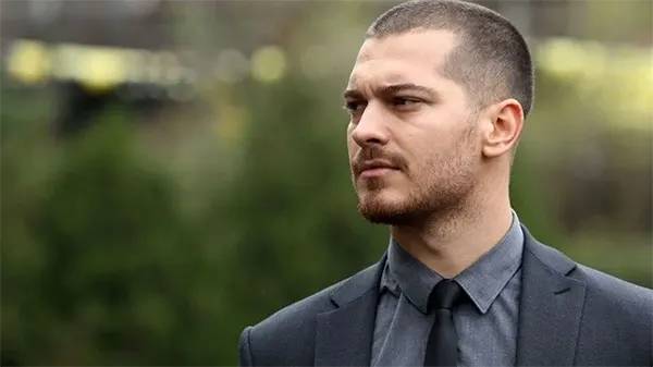 Çağatay Ulusoy’un Ekrana dönüş bedeli ağır oldu! Bölüm Başı Ücreti Dudak Uçuklattı! 4