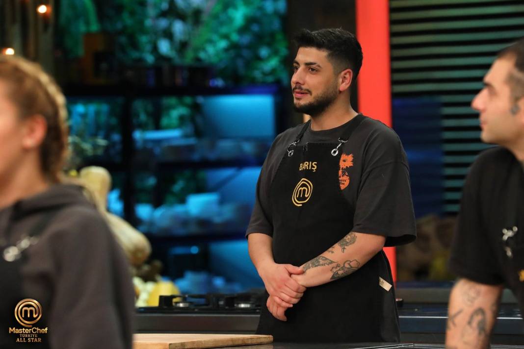 MasterChef’te Mehmet şef kaşık attı! Ama bu sefer sinirden… Hangi yarışmacı büyük bir hata yaptı? Ortalık toz duman oldu 2