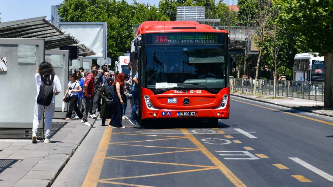 Ankaralılar dikkat! EGO'dan haber geldi! Ücretsiz toplu taşıma dönemi başladı! Öğrenci ve 65 Üstü Dikkat! 3