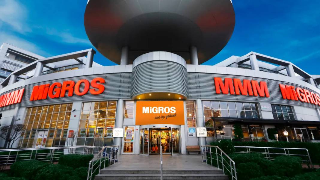 Migros’un yılbaşı paketi gündem oldu! 795 TL’yi duyan, paketin içeriğini merak etti! “Migros yılbaşı paketinde neler var?” 1