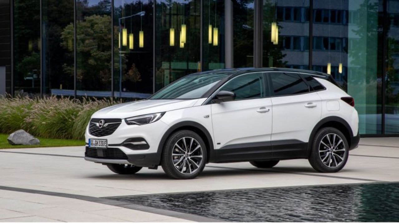 Opel 300 bin TL kredili satışlara başladı Sıfır araba almak isteyenlerin beklediği kampanya Start Aldı!