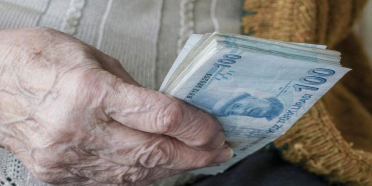 Emeklilere hafta sonu sürprizi! En az 7500 TL maaş alanlar dikkat: O banka 6500 TL+ 3500 TL hediye edecek